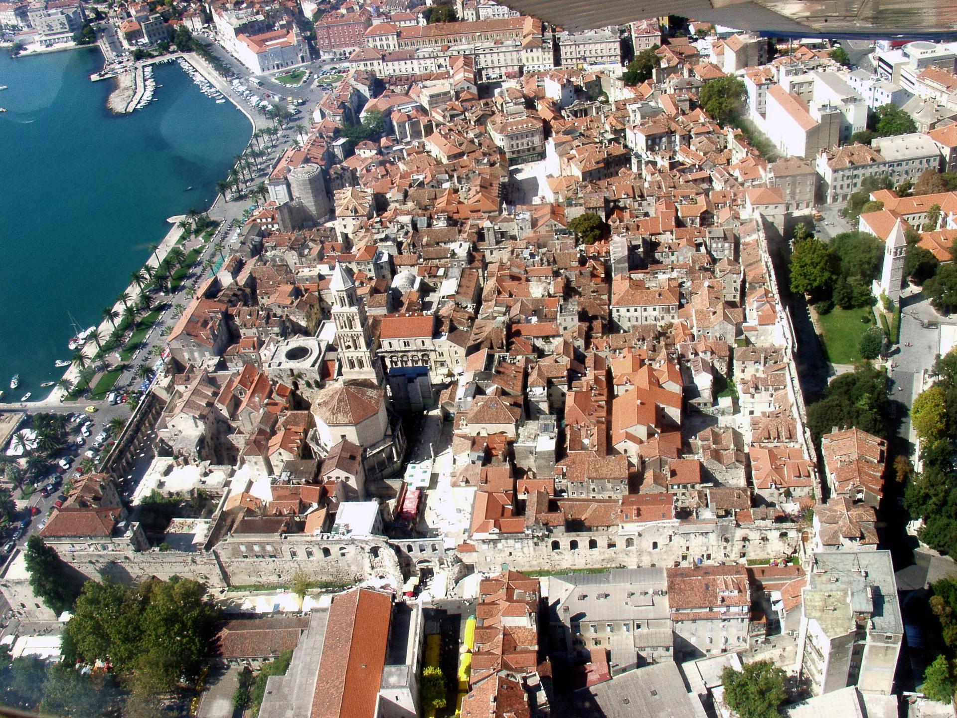 Old square. Split Square.