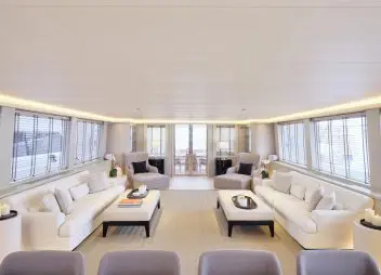 motor yacht charter Endless Summer saloon