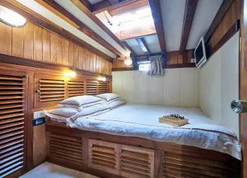 yacht charter Croatia guest cabin