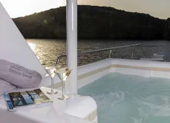 yacht charter Endless Summer jacuzzi