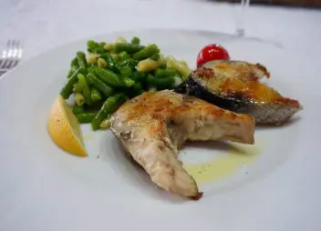 yacht charter Malena main course