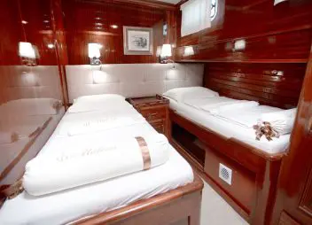 yacht charter Malena twin cabin