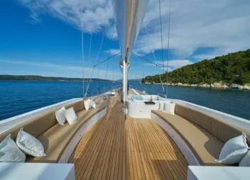 Sailing Yacht Acapella Flybridge