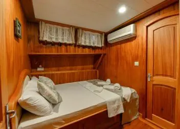 yacht charter Sea Breeze double cabin