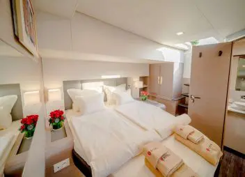 yacht charter cabin Astoria