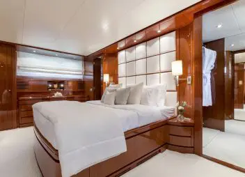 motor yacht charter Zen master cabin