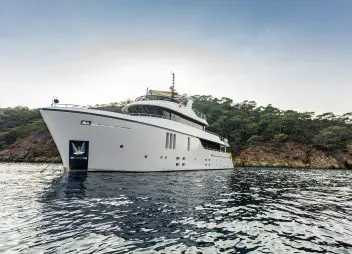 yacht charter Zeemar