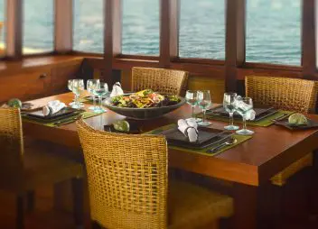 luxury yacht charter Si Datu Bua dining