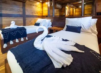 yacht charter Majik deluxe cabin