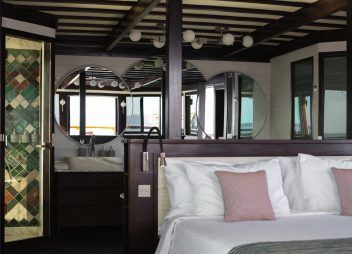 yacht charter Vela owners suite cabin