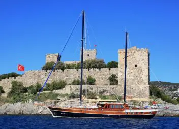 yacht charter Kaya Guneri V