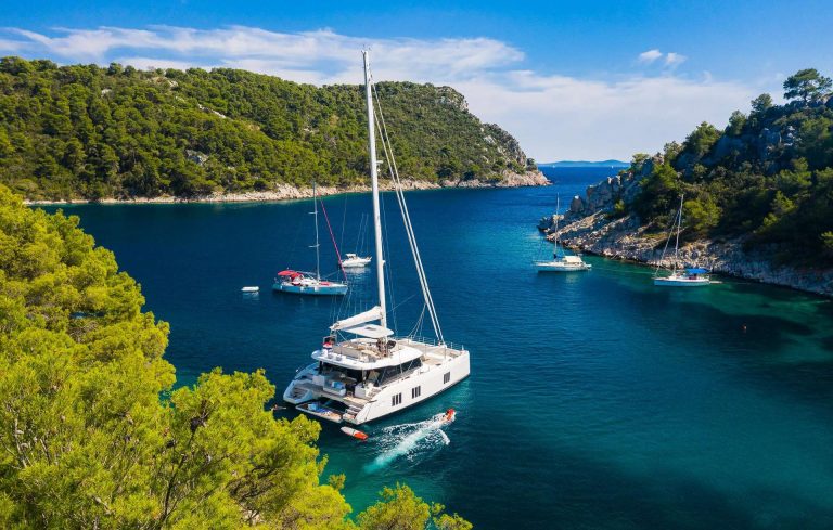 Catamaran Solitaire, island Šolta, Croatia