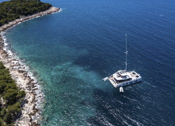 crewed yacht charter catamaran Mr Si