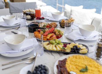 luxury charter Mr Si breakfast