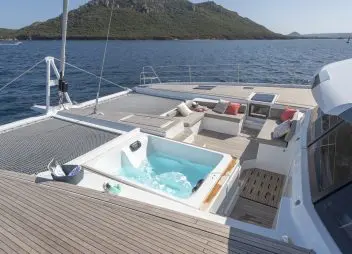 luxury yacht charter Floramye jacuzzi