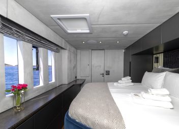 yacht charter catamaran Mr Si double cabin