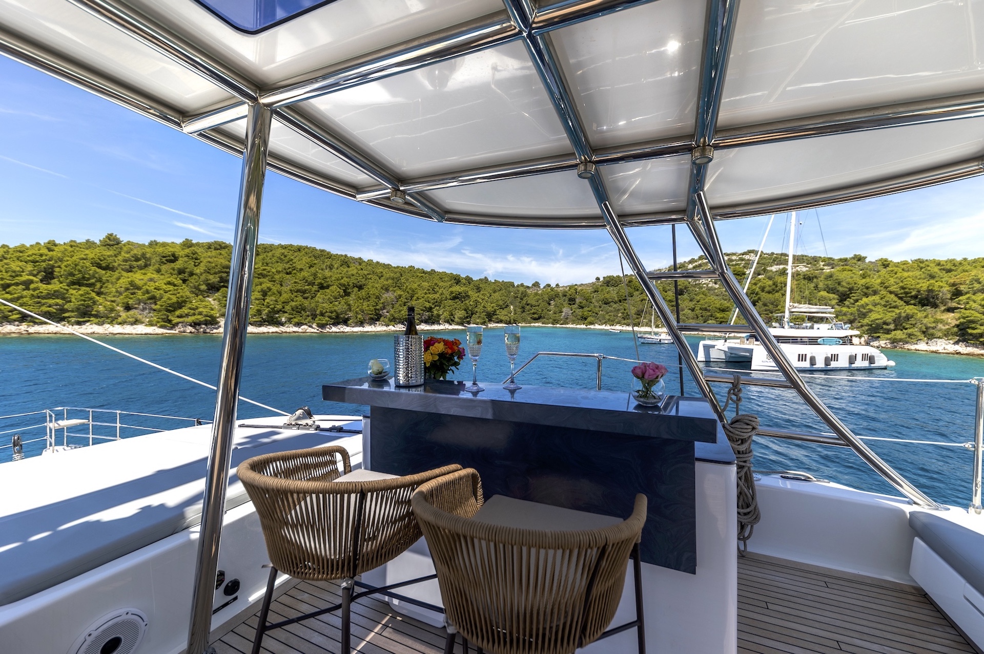 yacht charter Mr Si flybridge