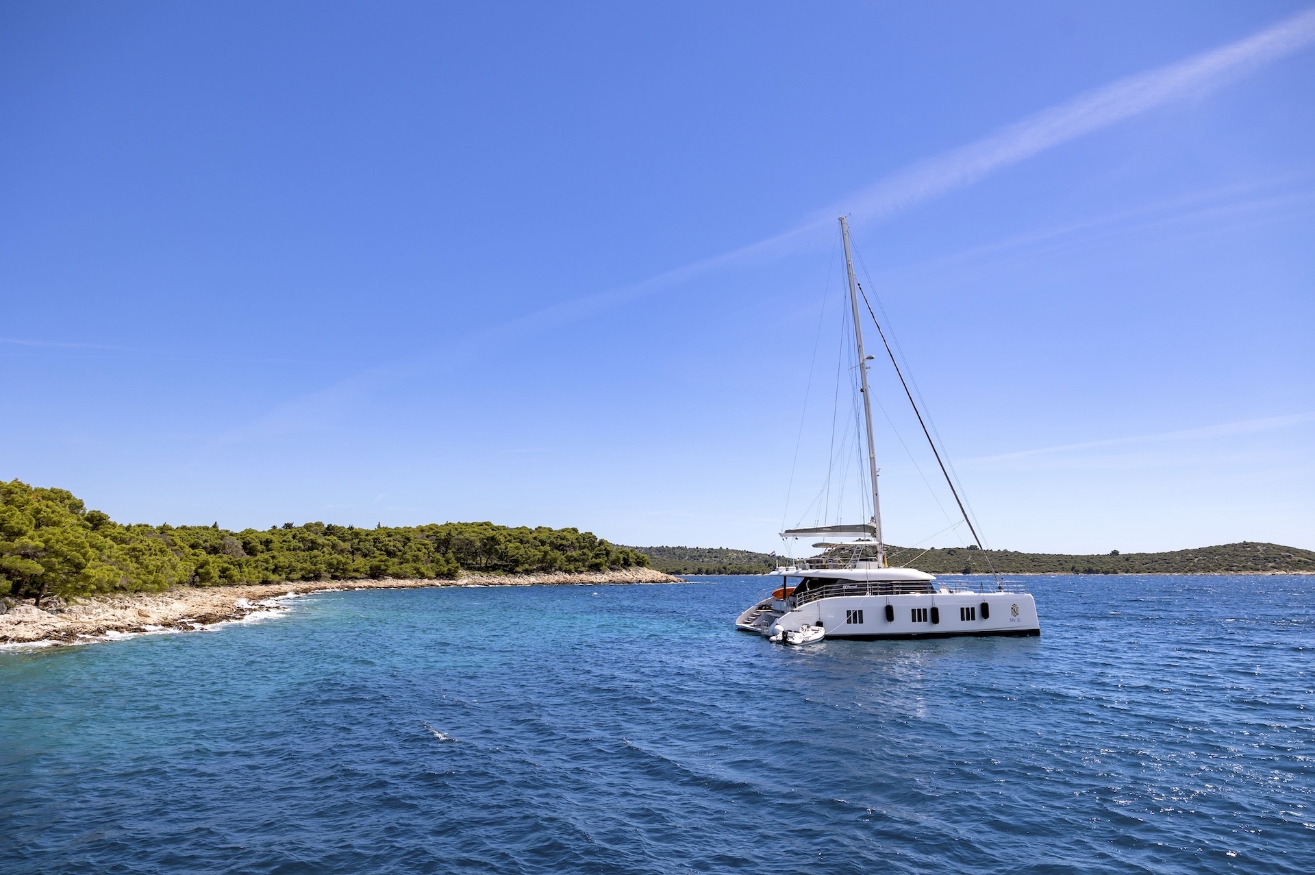 yacht charter Mr Si catamaran anchor