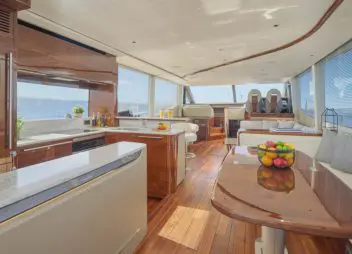 motor yacht charter Elizabeth salon