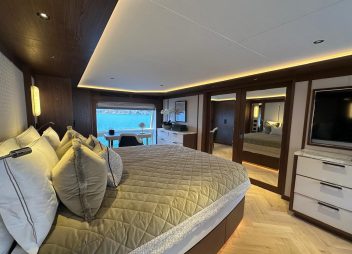 motor yacht charter master cabin majera