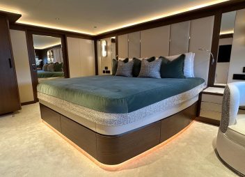 motor yacht majera vip cabin