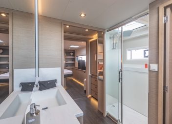 Solomar yacht charter bathroom