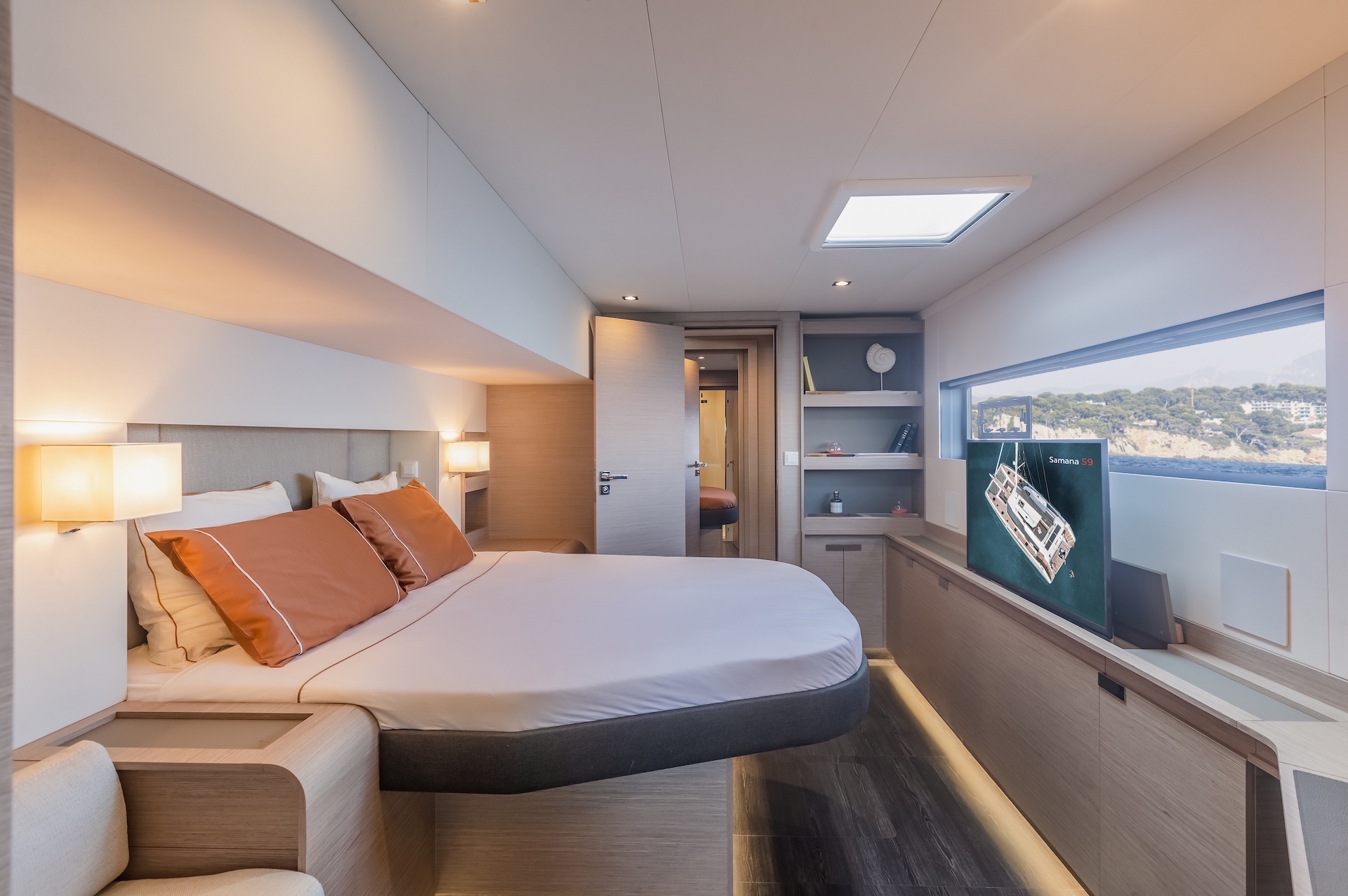 yacht charter Solomar cabin