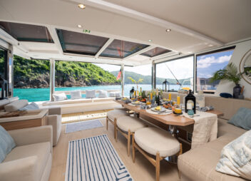 caribbean yacht charter la vie est belle aft deck