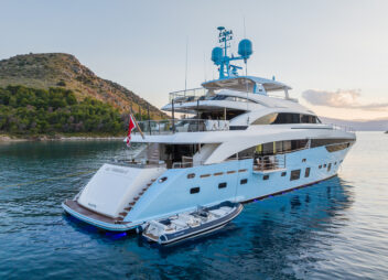 luxury yacht charter le verseau