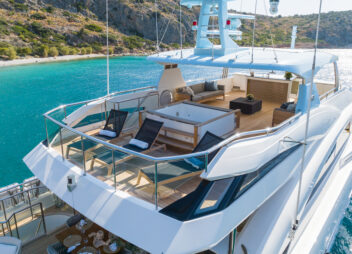 luxury yacht charter le verseau jacuzzi